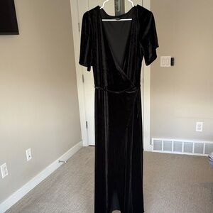 Sophisticated Black Velvet Maxi Dress